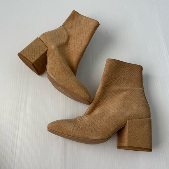 Free People Nicola snake embossed tan sand color size 8 US / 38 block heel - Picture 4 of 13